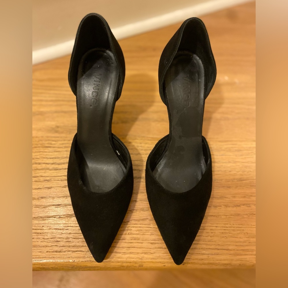 VINCE suede pumps